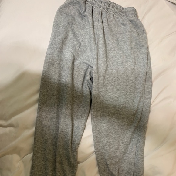 Princess polly new gray joggers - Picture 2 of 4